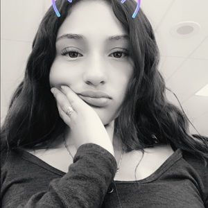 Meet your Posher, Alejandra